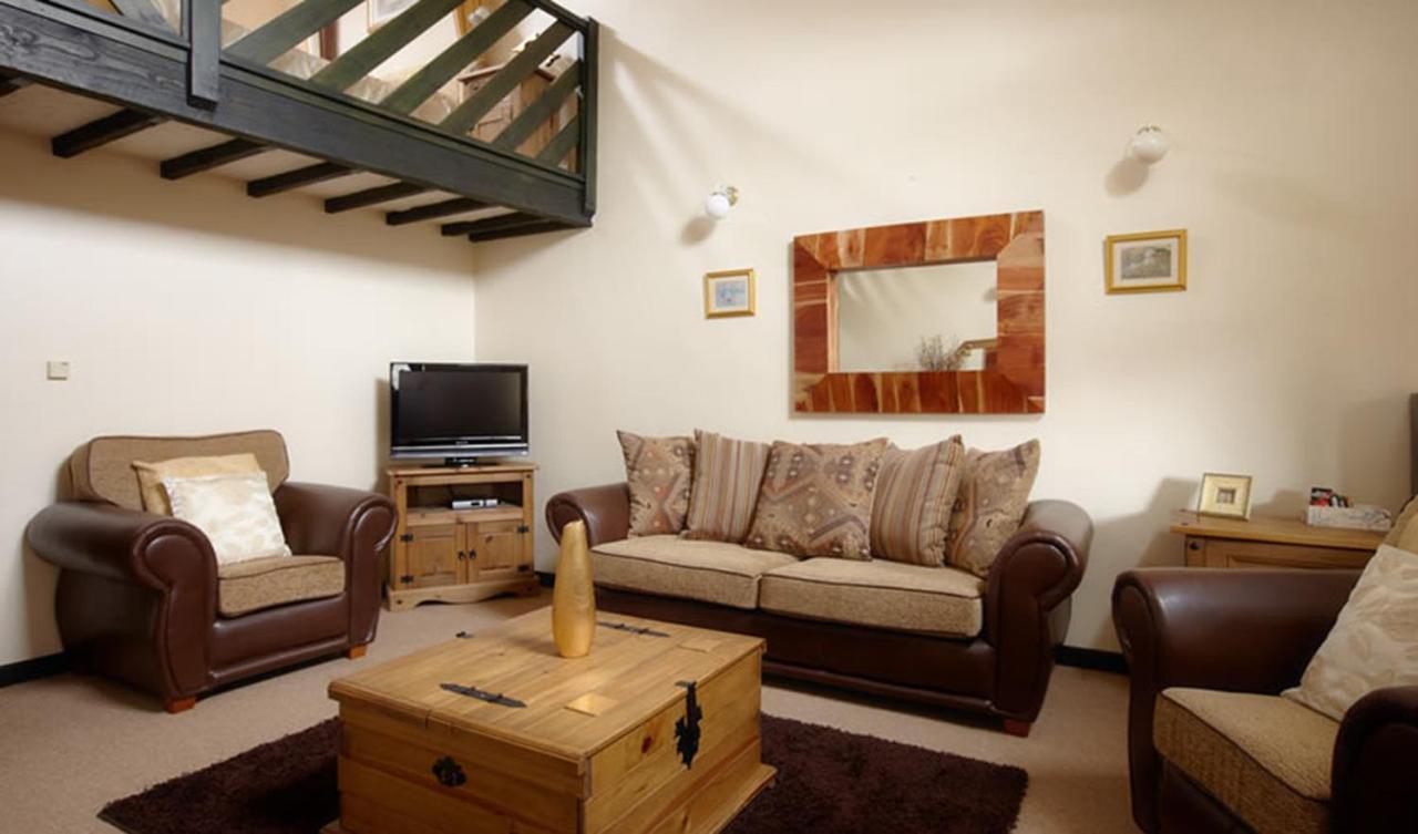 Miltons Country Lodge Lower Langford Экстерьер фото